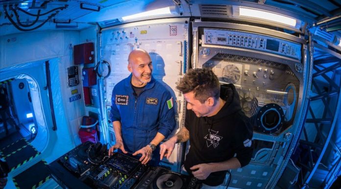 astronaut dj set space