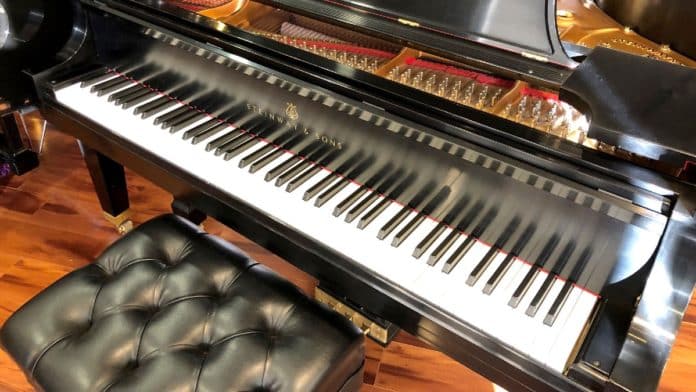aspects to consider when buying a piano online