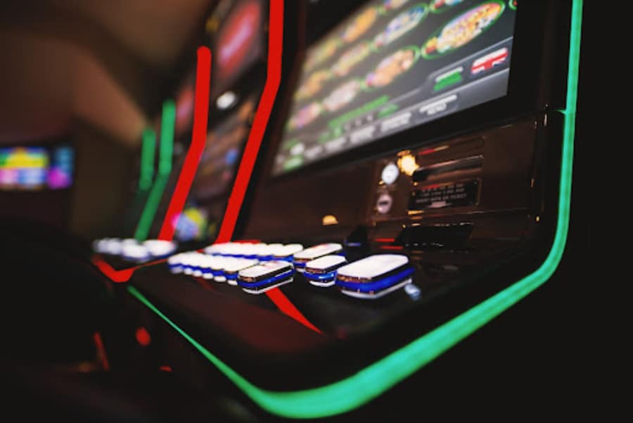 How do video slots incorporate sound effects?