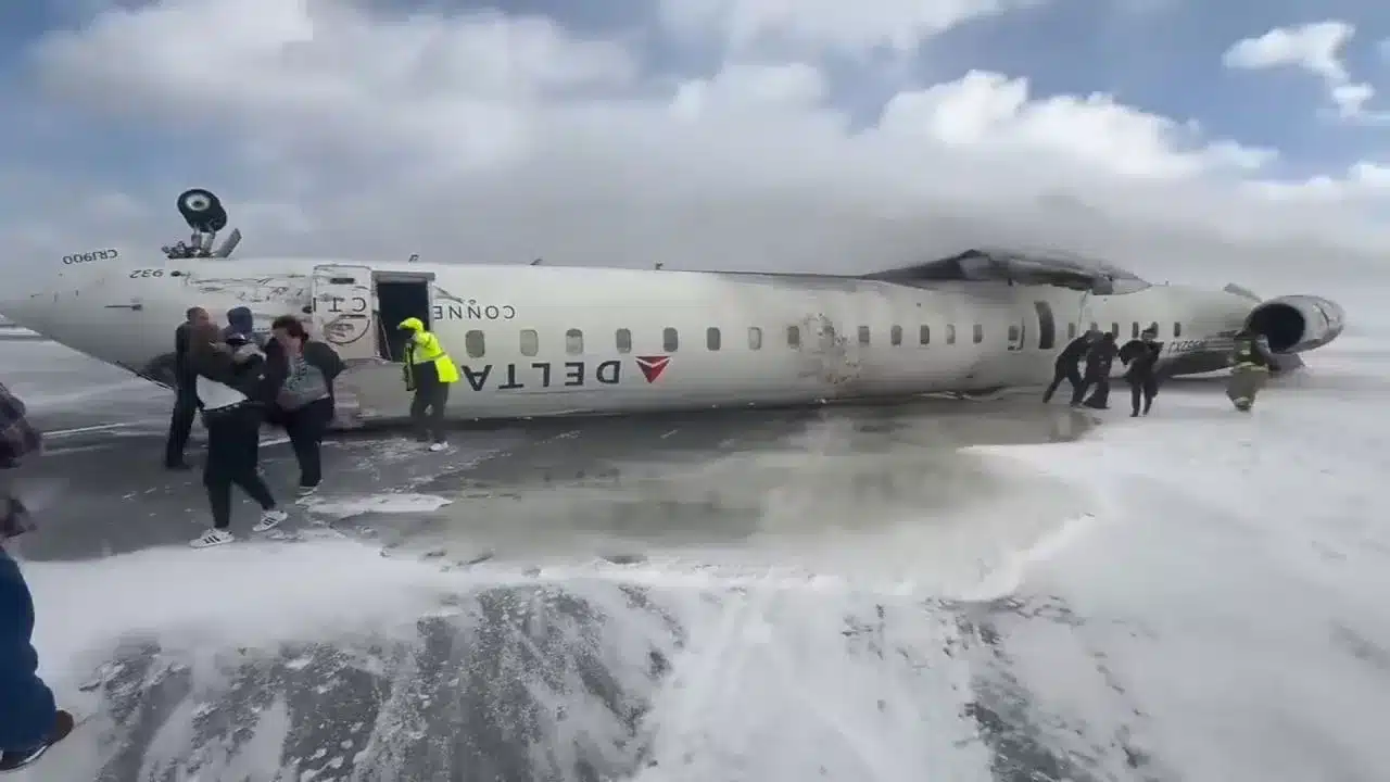 delta plane crash toronto pearson